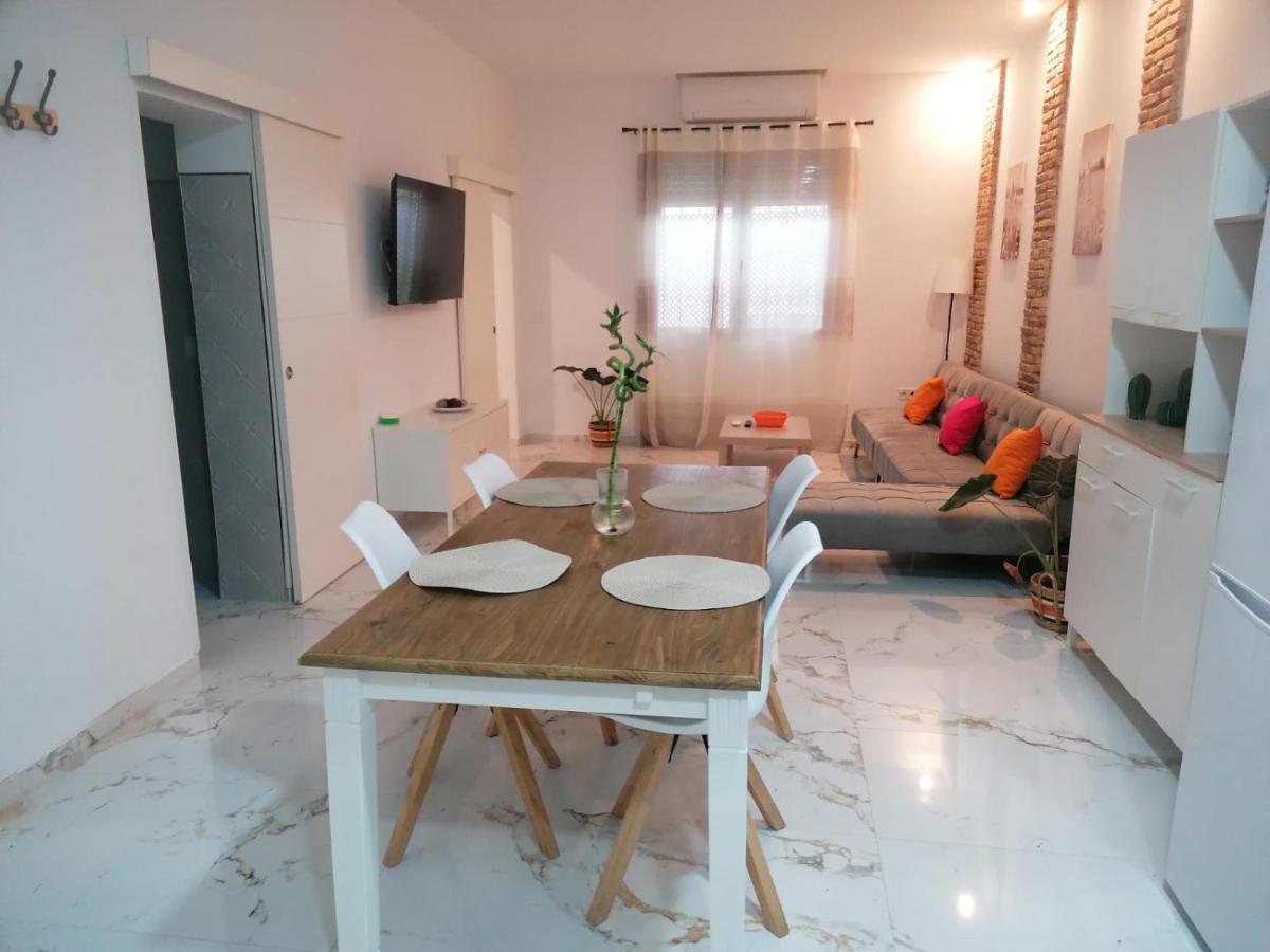Apartment Living 2